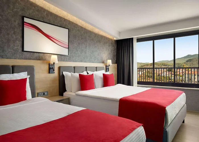 מלון Ramada By Wyndham 5*
