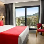 Ξενοδοχείο Ramada By Wyndham 5*