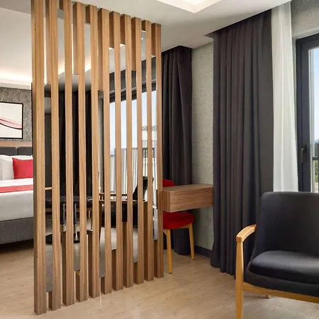 Ramada By Wyndham Hotell