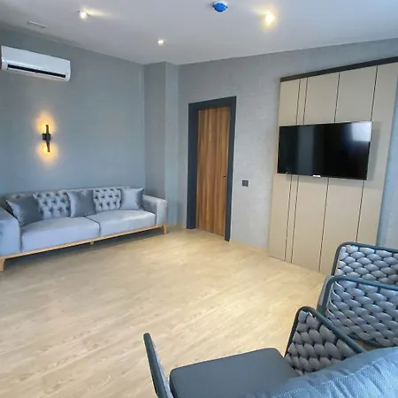 Ramada By Wyndham מלון דלמן