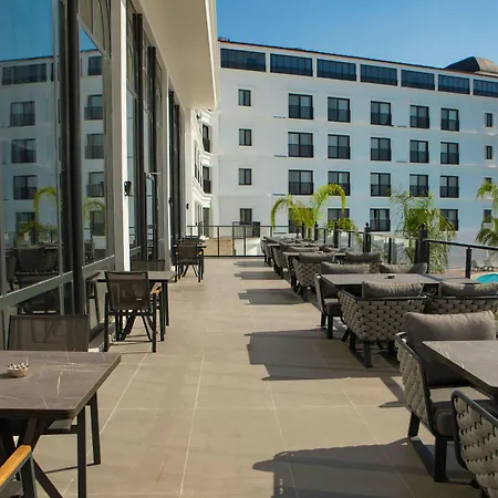 Ramada By Wyndham فندق 5*