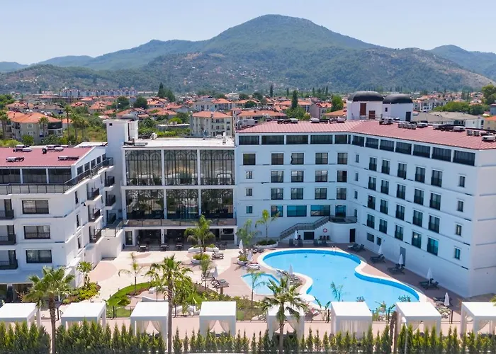 Ramada By Wyndham 5* דלמן