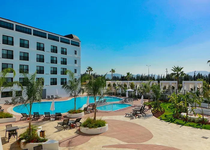 Ramada By Wyndham דלמן
