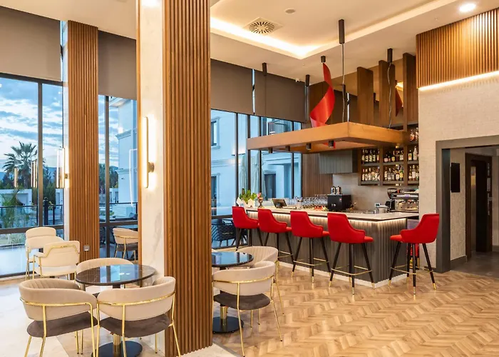 Ramada By Wyndham מלון