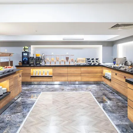 Ramada By Wyndham Hotel 5*